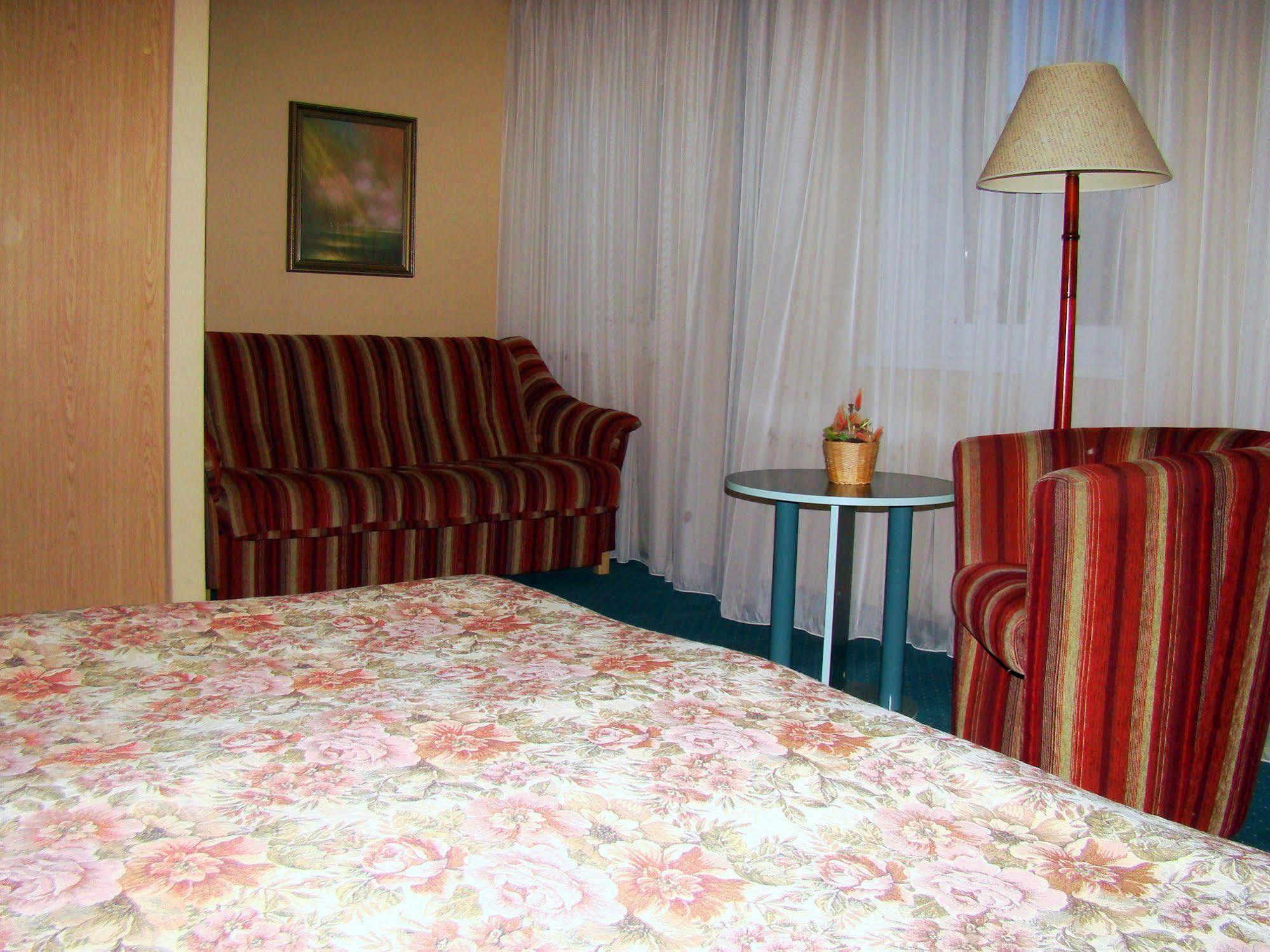 Jure Hotel Palanga Buitenkant foto